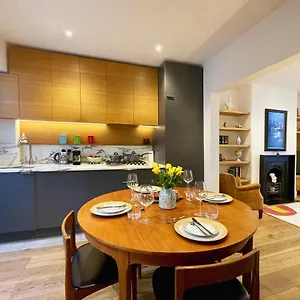 Stylish 2-bedroom Townhouse Next To Station , Brighton United Kingdom